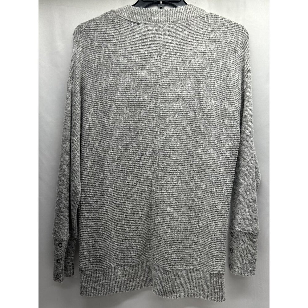 EVEREVE Gray V-Neck Long Sleeve Ribbed Knit Sweater With Snap Cuff Detail Size S - Picture 2 of 14